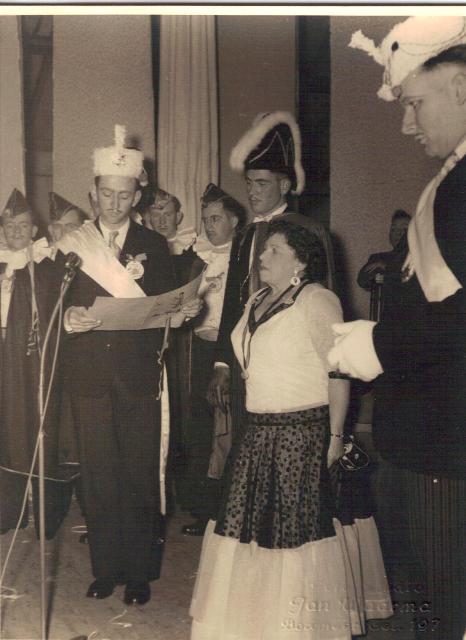 1956 - Onderscheiding Huisorde van de Zandhaas voor Heintje Davids